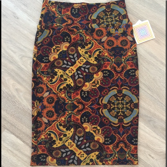 LuLaRoe Dresses & Skirts - NWT LuLaRoe Cassie✨Size: XS